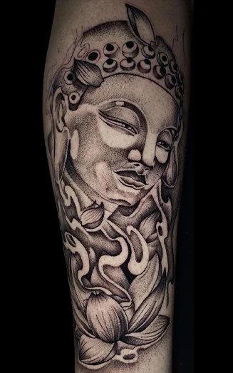 Tatuaje Blackwork Técnica Puntillismo de Arrastre Tatuaje Blackwork Técnica Puntillismo de Arrastre